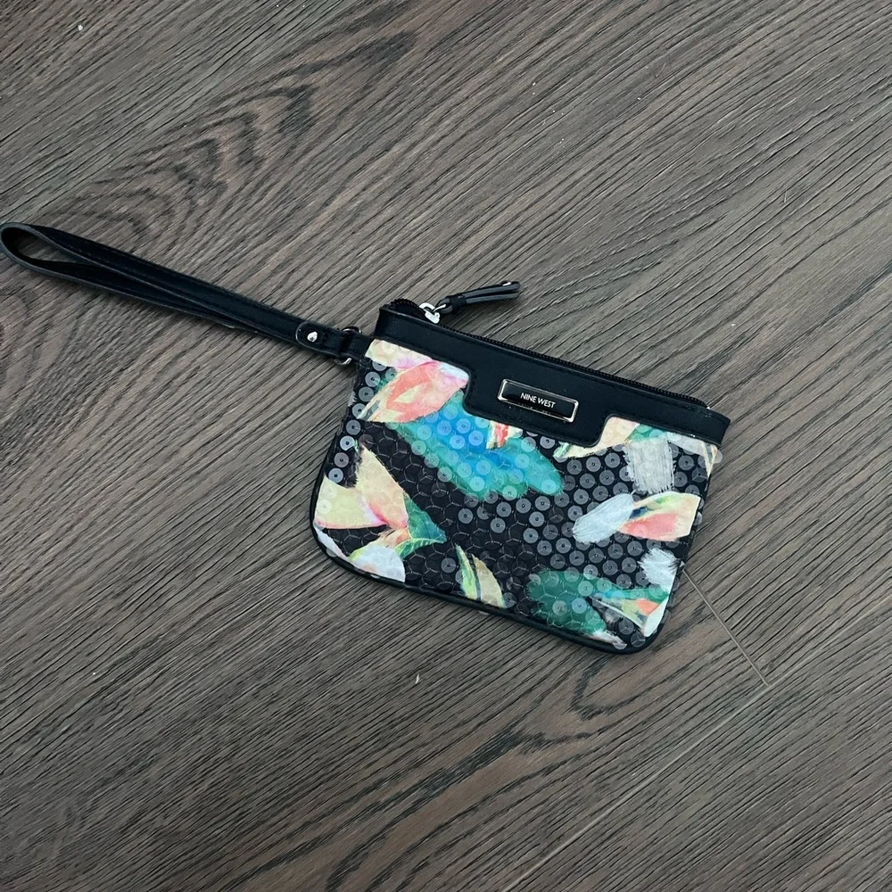 Wristlets - Picture 2 of 8